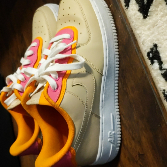 Women's Air Force 1 Low - Picture 2 of 8